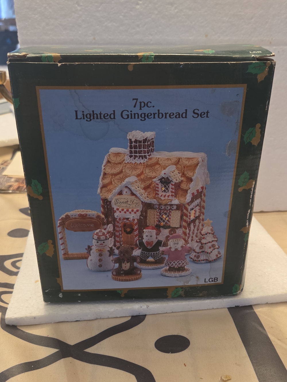 LG 7 Pc. Gingerbread House Lighted Holiday Décor -
